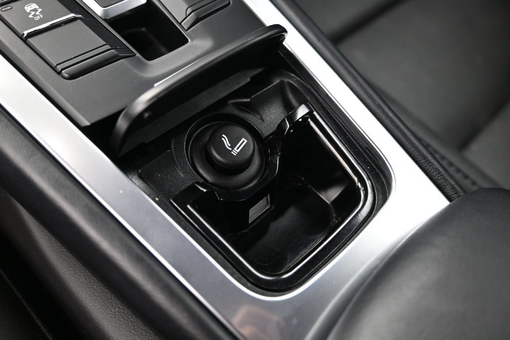 Used 2015 Porsche 911 Carrera 4S AWD/4WD image 19