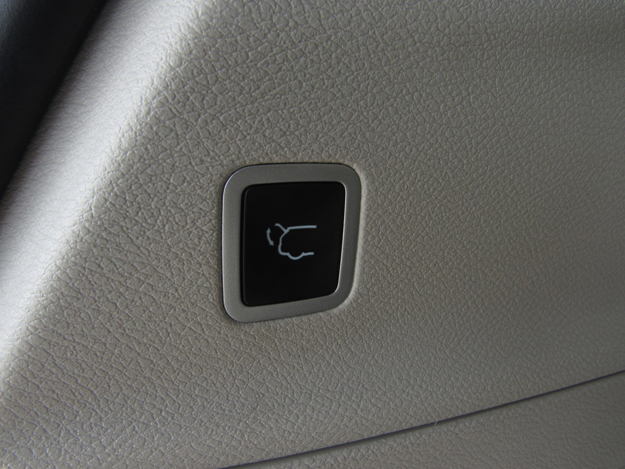 Used 2024 Chrysler Pacifica Touring-L image 14