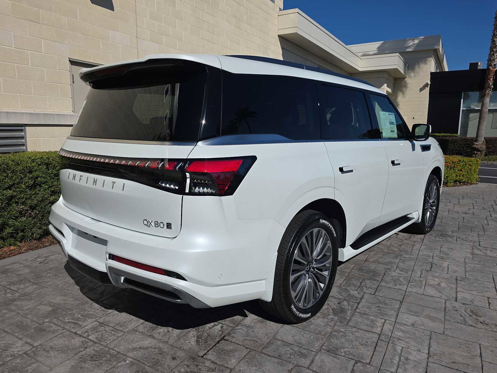 New 2026 INFINITI QX80 Luxe w/ Cargo Package image 3