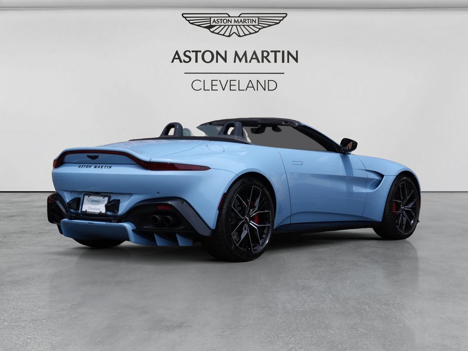Used 2023 Aston Martin V8 Vantage Roadster RWD image 53
