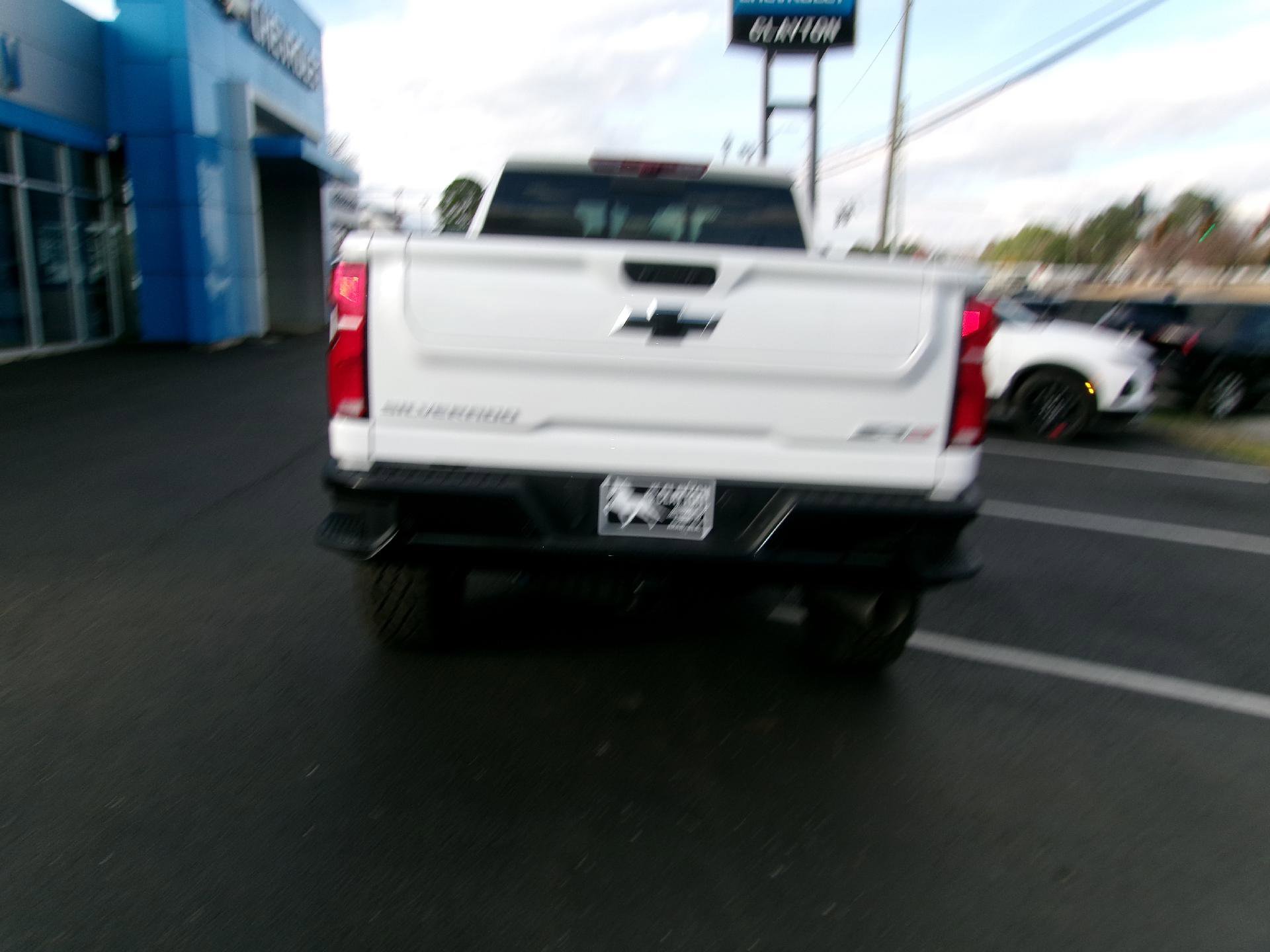 New 2026 Chevrolet Silverado 2500 ZR2 AWD/4WD image 4