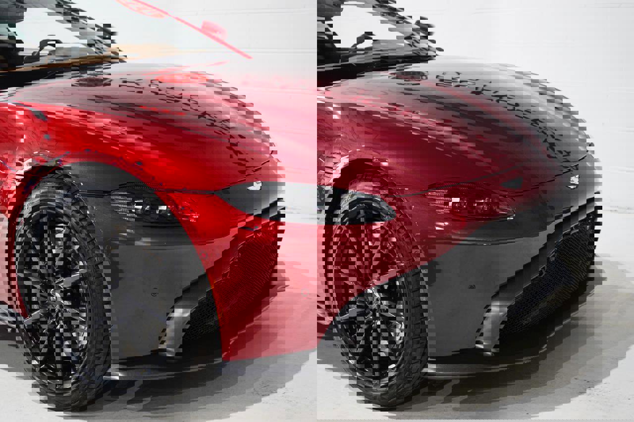 Used 2020 Aston Martin V8 Vantage Coupe image 22