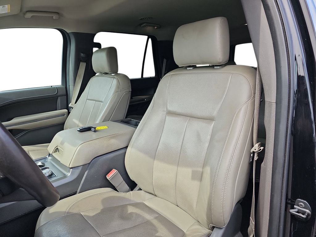 Used 2018 Ford Expedition XLT w/ Equipment Group 201A AWD/4WD image 15