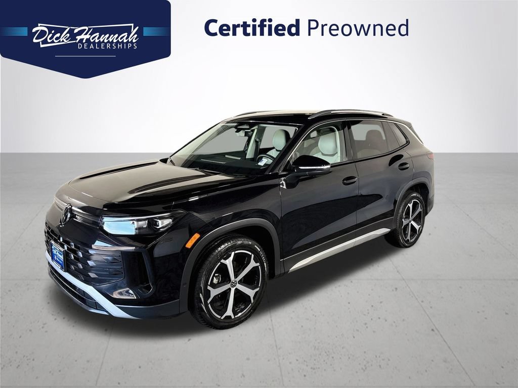 Certified 2025 Volkswagen Tiguan SE FWD image 1