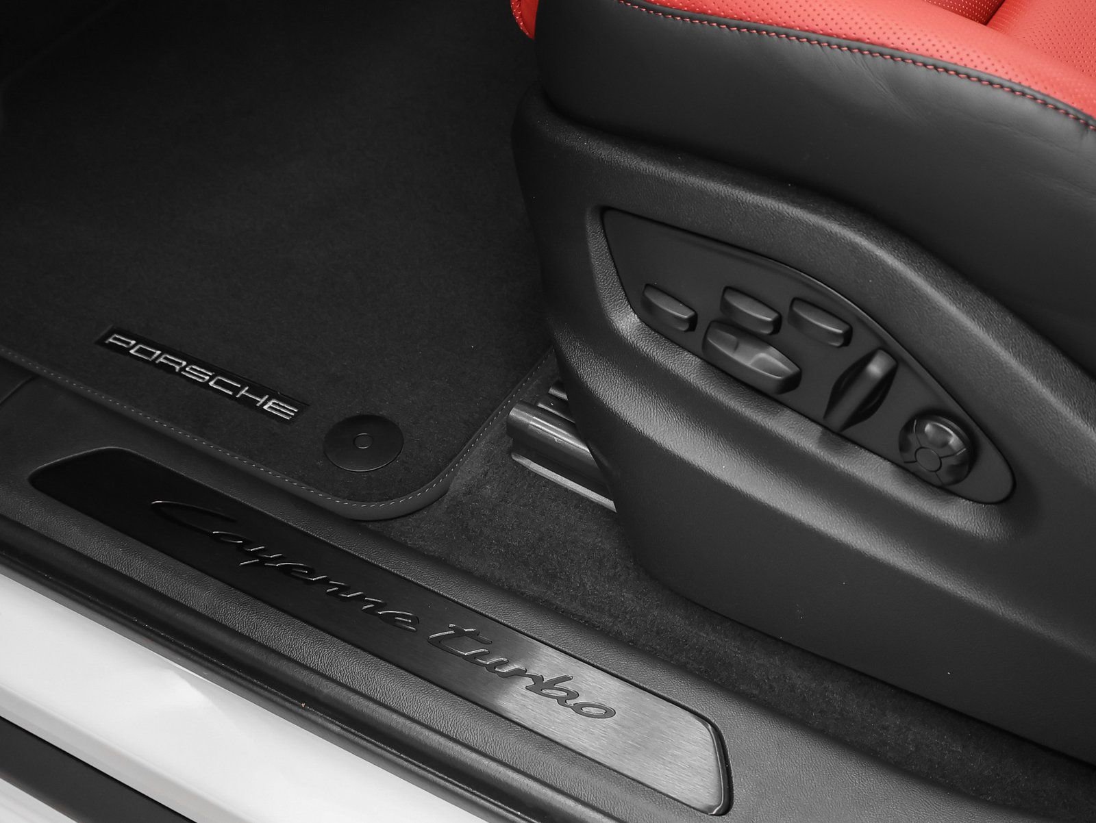 New 2026 Porsche Cayenne Turbo AWD/4WD image 39
