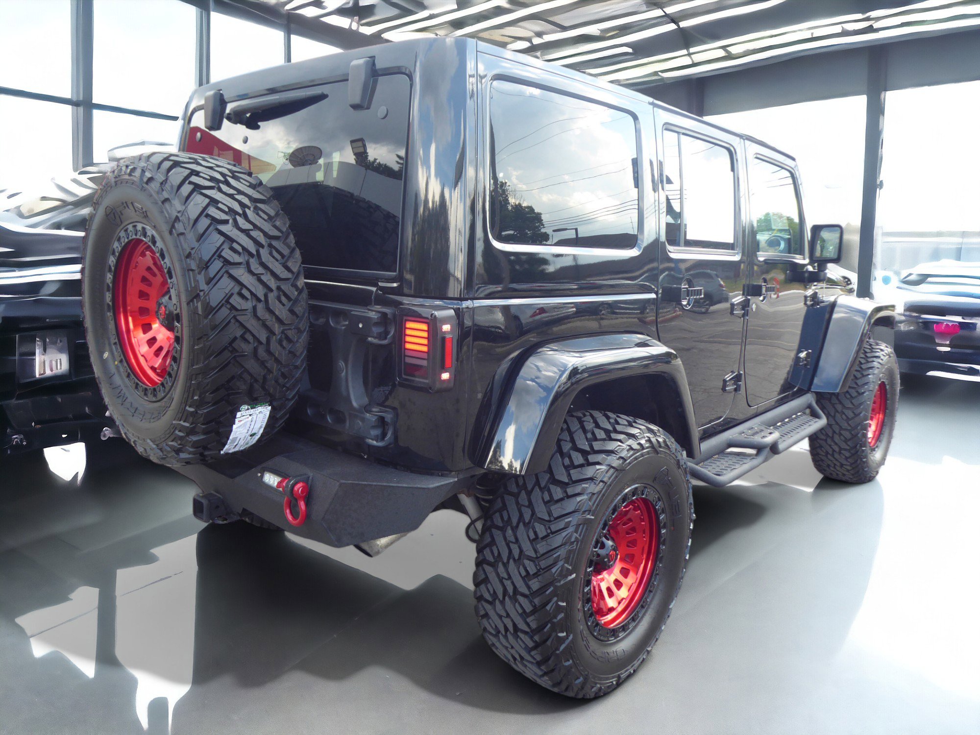 Used 2017 Jeep Wrangler Unlimited Sahara w/ Connectivity Group image 10