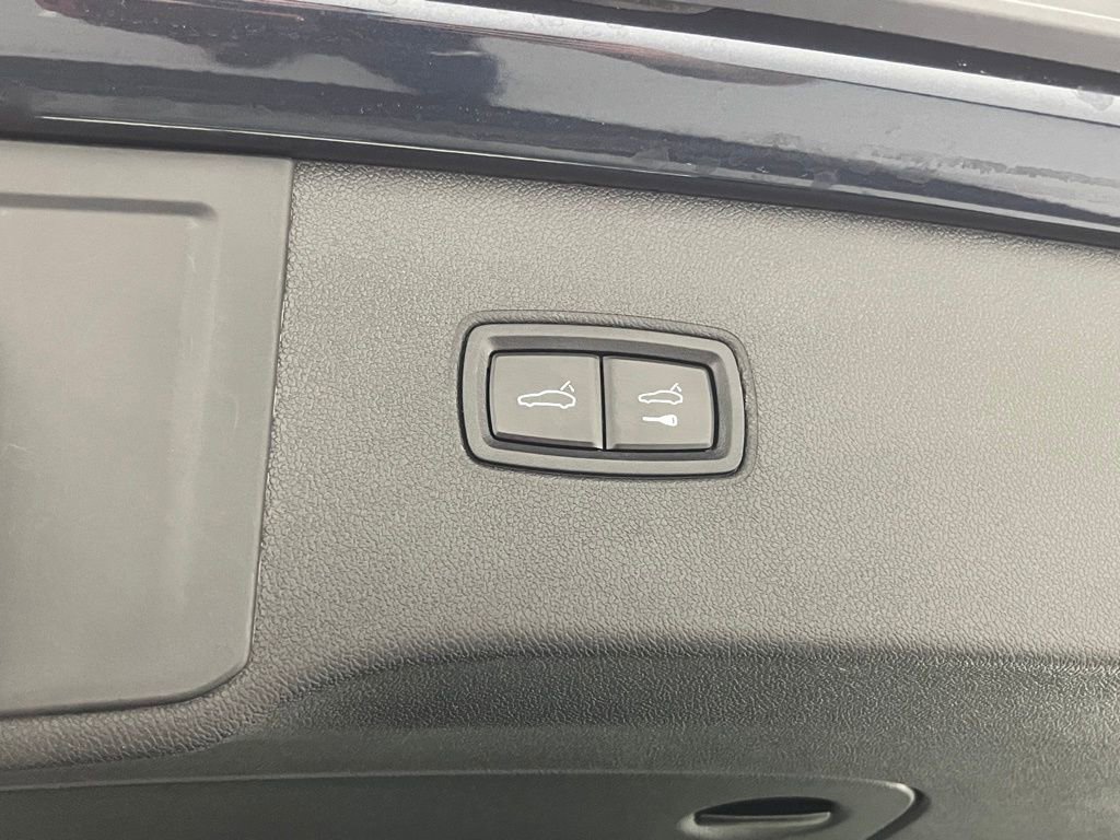 Used 2025 Porsche Cayenne image 31