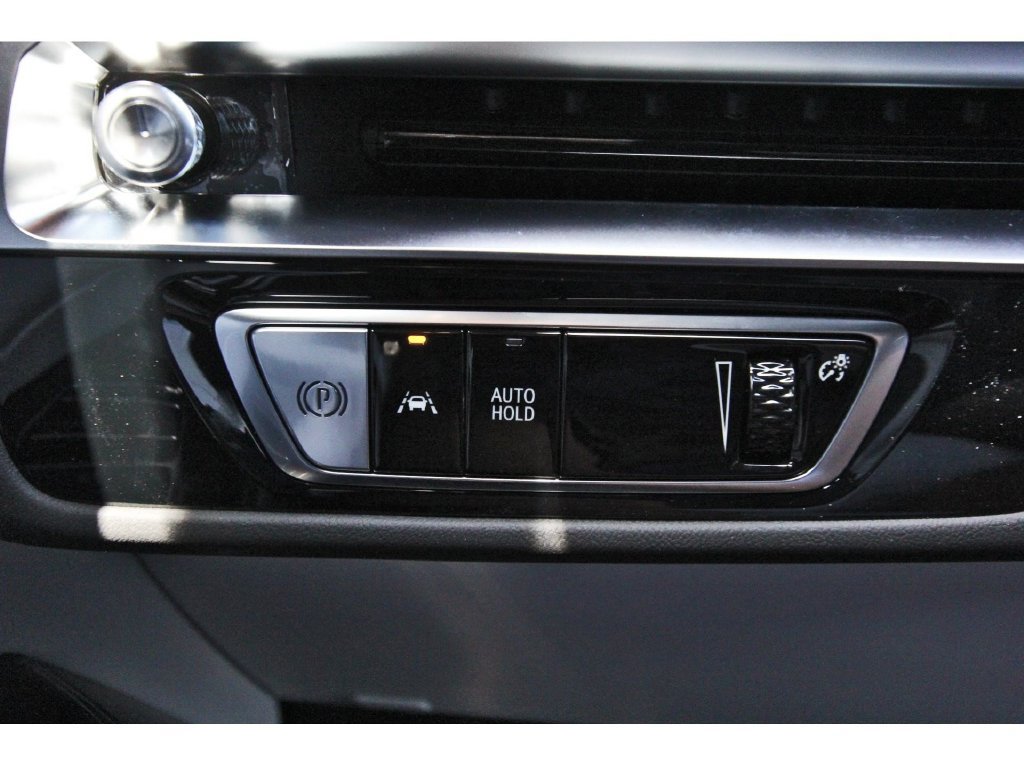 New 2027 Cadillac Lyriq Luxury AWD/4WD image 14