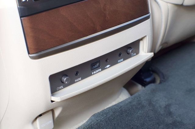 Used 2018 Lexus LX 570 4WD w/ Luxury Package image 54