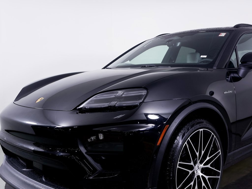 New 2025 Porsche Macan Electric image 14