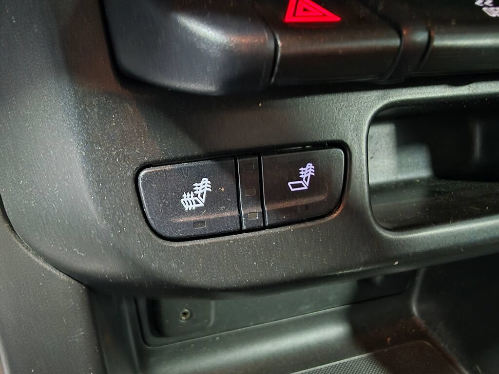 Used 2018 GMC Canyon SLE AWD/4WD image 14