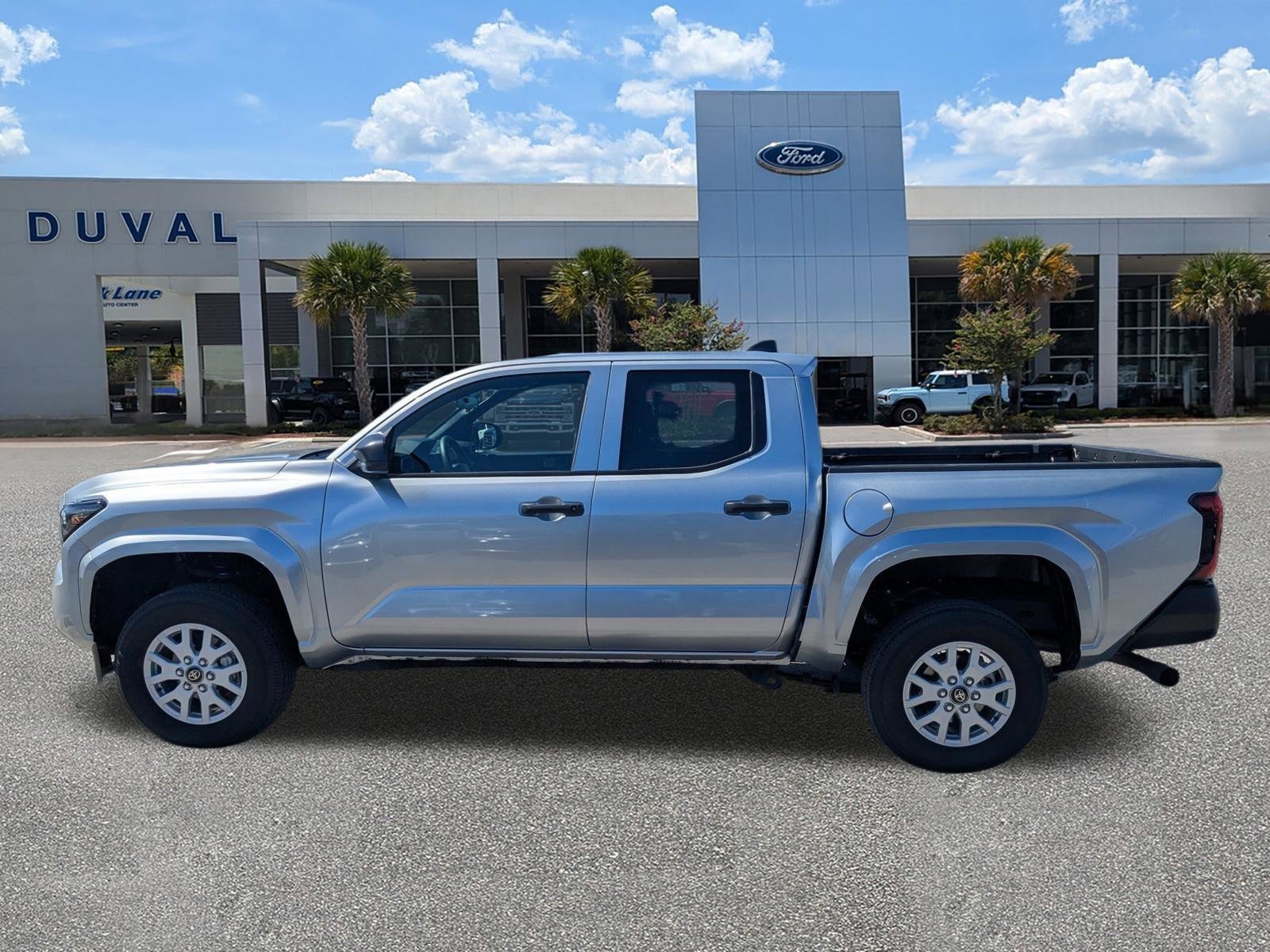 Used 2025 Toyota Tacoma SR image 7