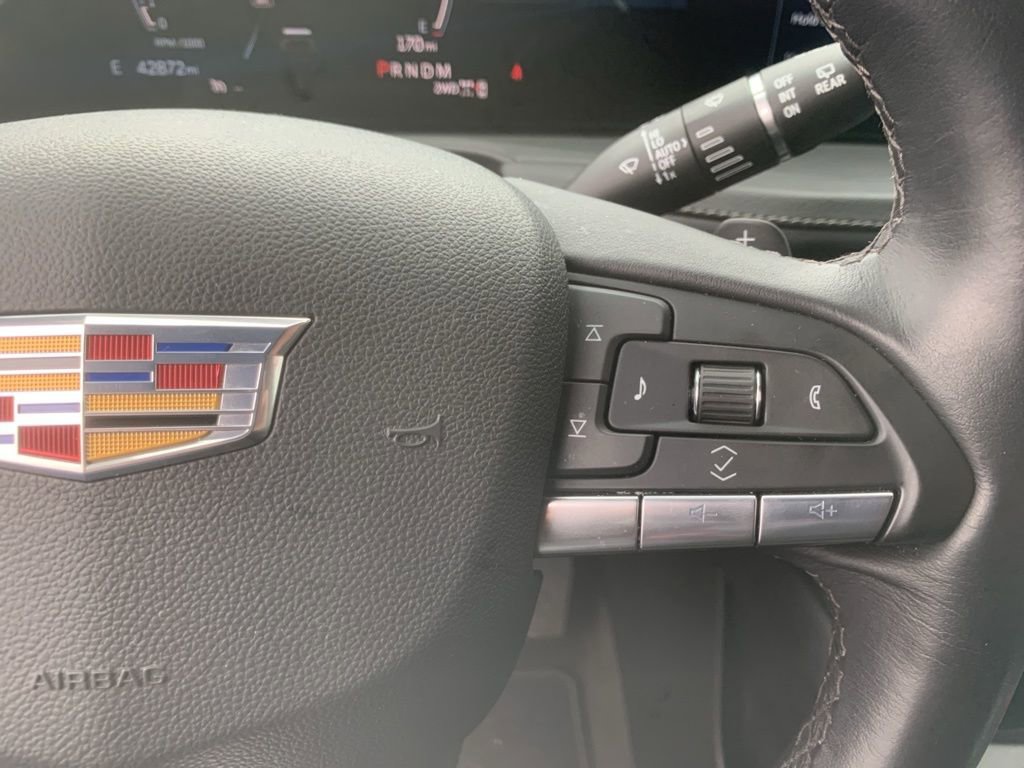 Used 2024 Cadillac XT4 Premium Luxury image 17