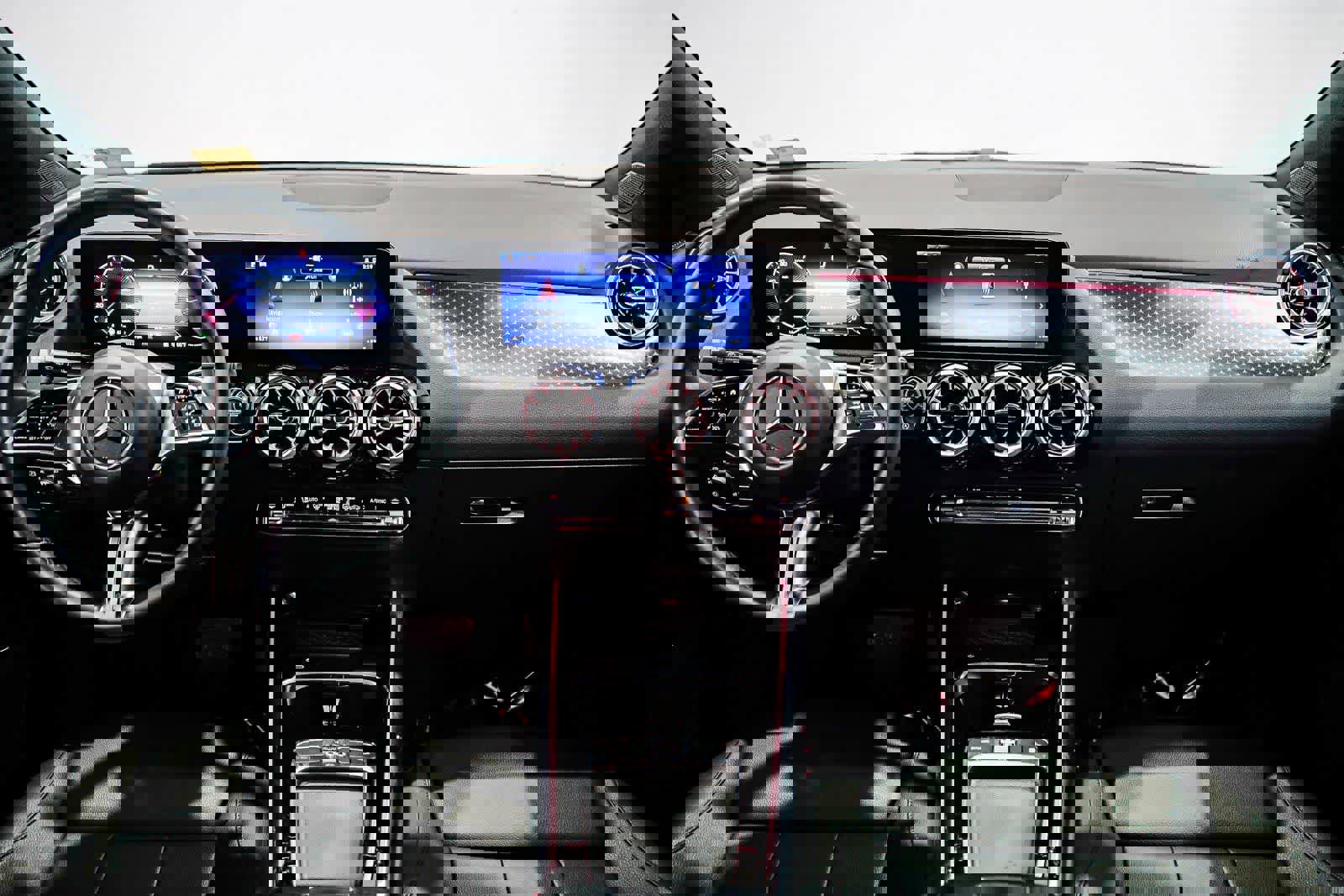 Used 2025 Mercedes-Benz GLA 250 image 11