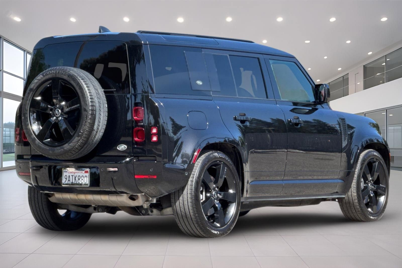 Used 2022 Land Rover Defender 110 X-Dynamic HSE AWD/4WD image 4