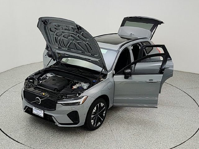 New 2026 Volvo XC60 T8 Plus w/ Protection Package Premier AWD/4WD image 39