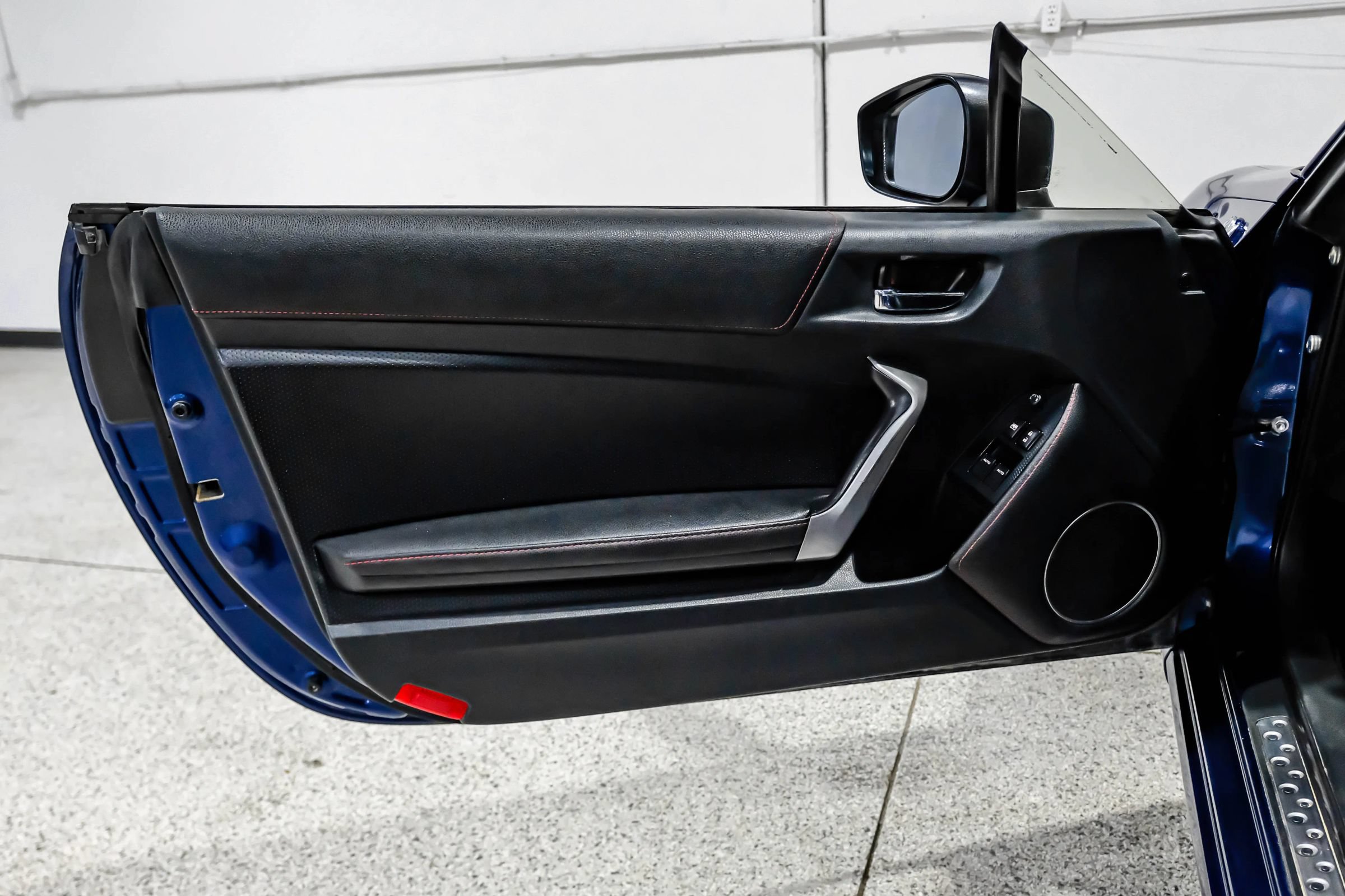 Used 2015 Scion FR-S RWD image 28