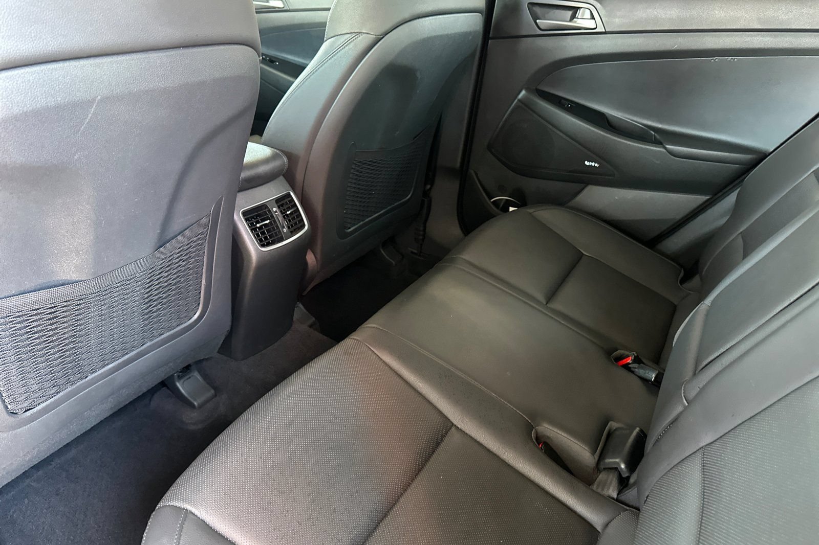 Used 2018 Hyundai Tucson Limited w/ Cargo Package FWD image 13