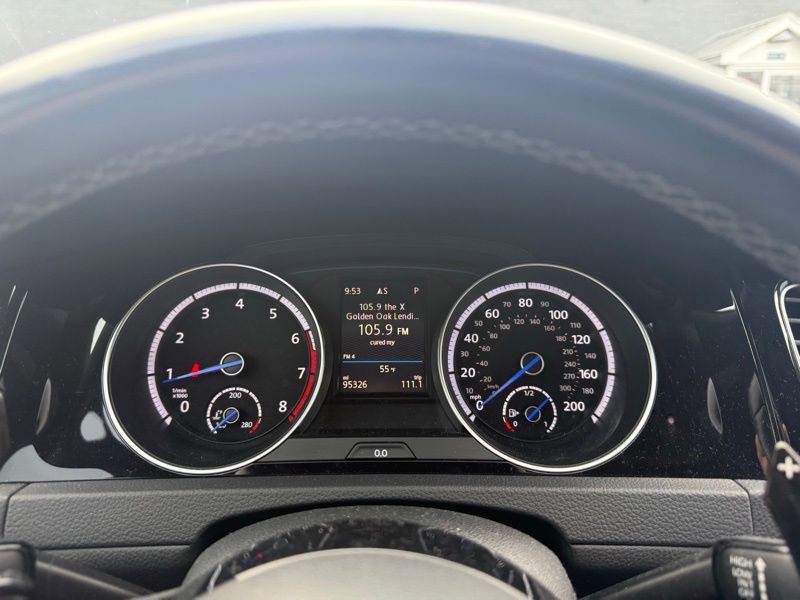 Used 2017 Volkswagen Golf R 4-Door image 12