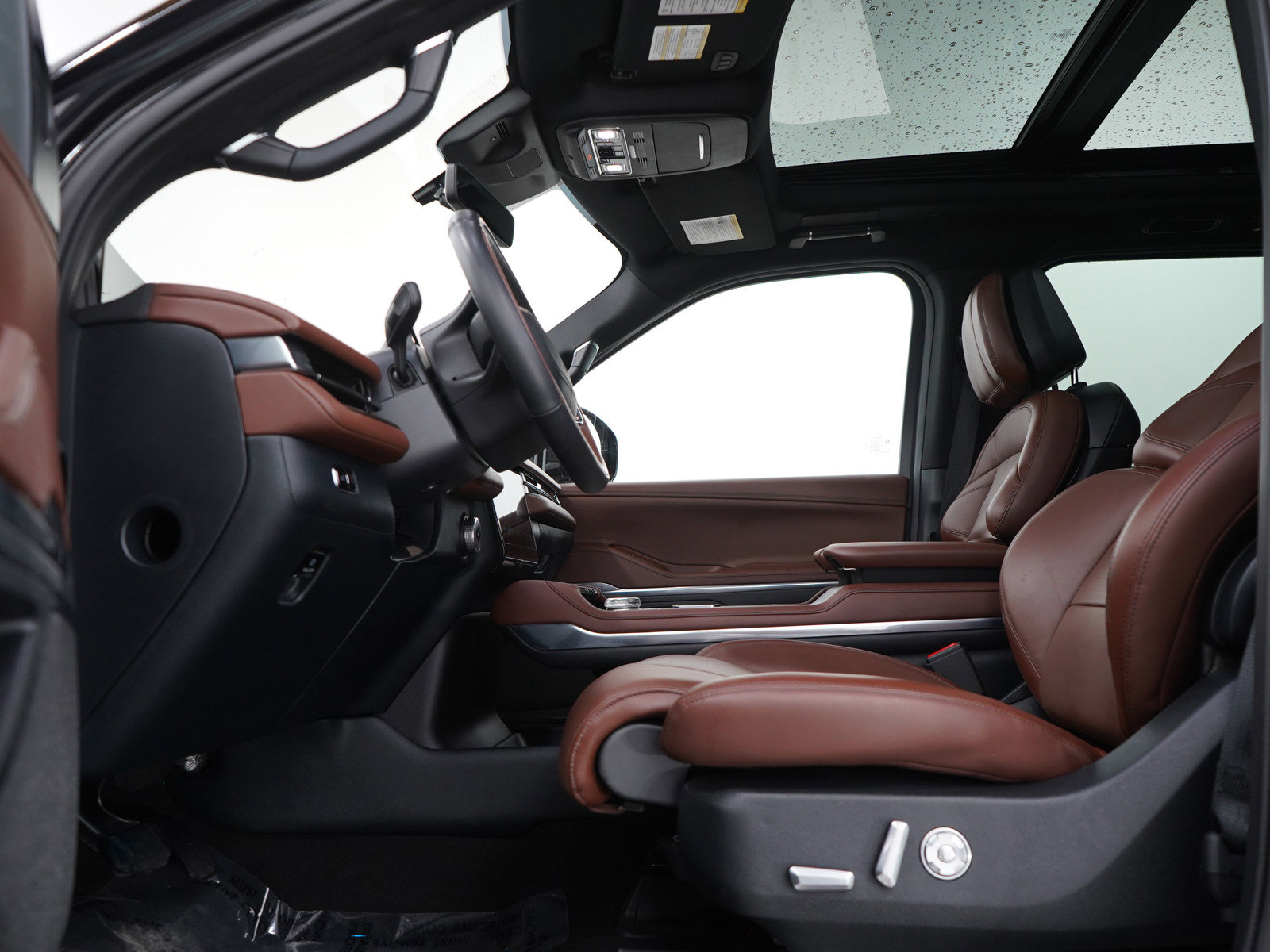 Used 2025 Lincoln Navigator Reserve AWD/4WD image 24