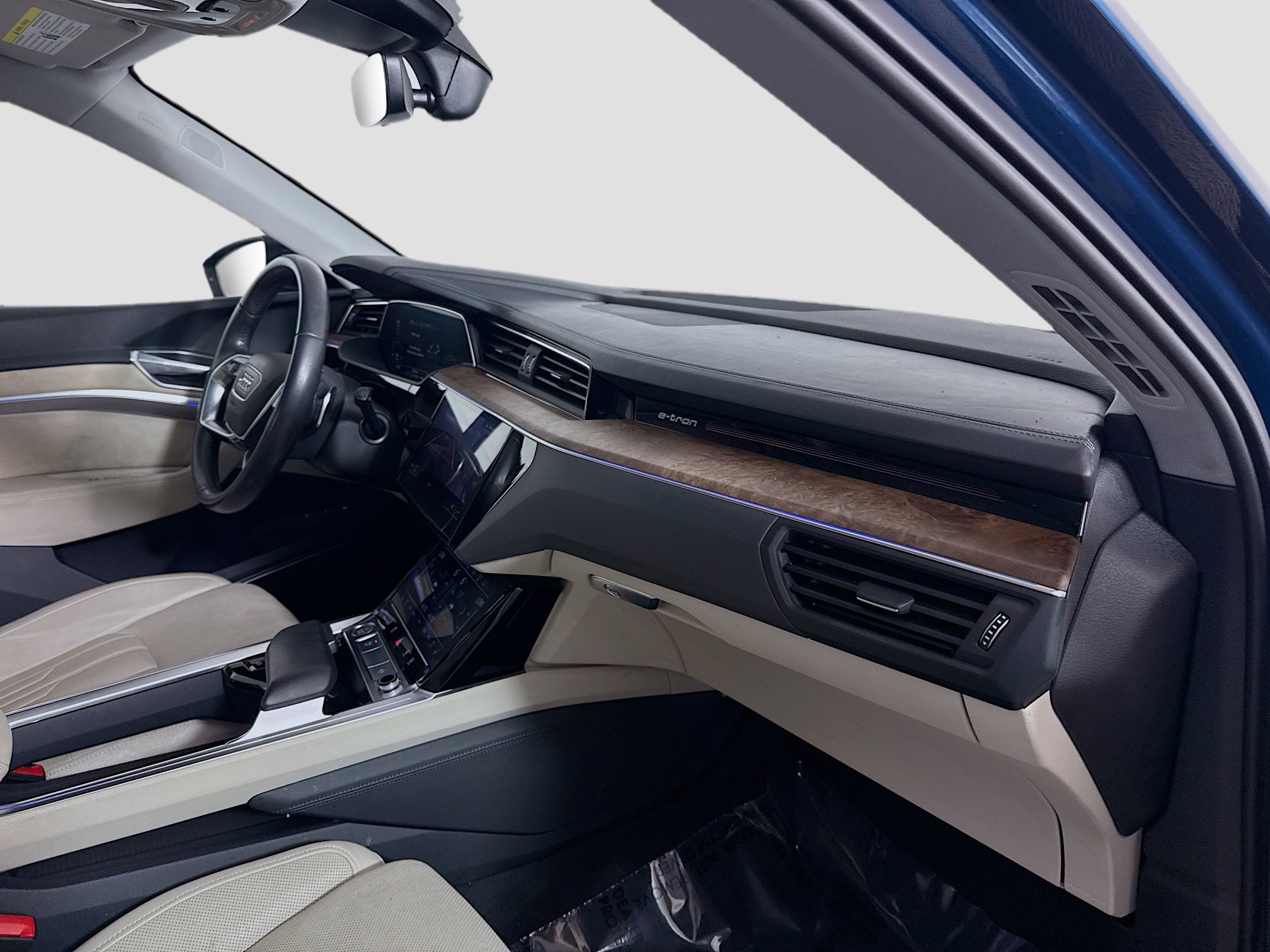 Used 2019 Audi e-tron Prestige w/ Prestige Package image 30