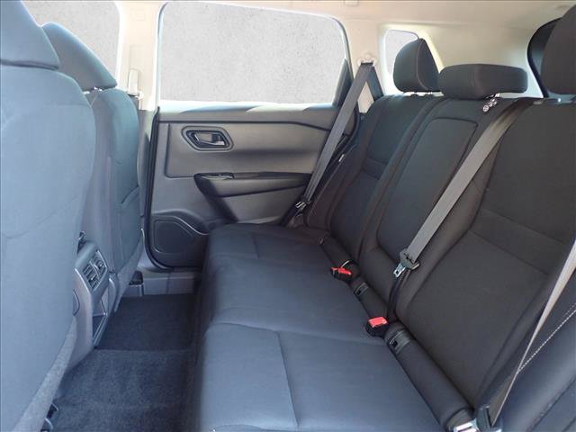 Used 2024 Nissan Rogue S AWD/4WD image 9