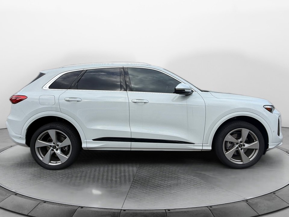 New 2025 Audi Q5 Premium Plus image 8