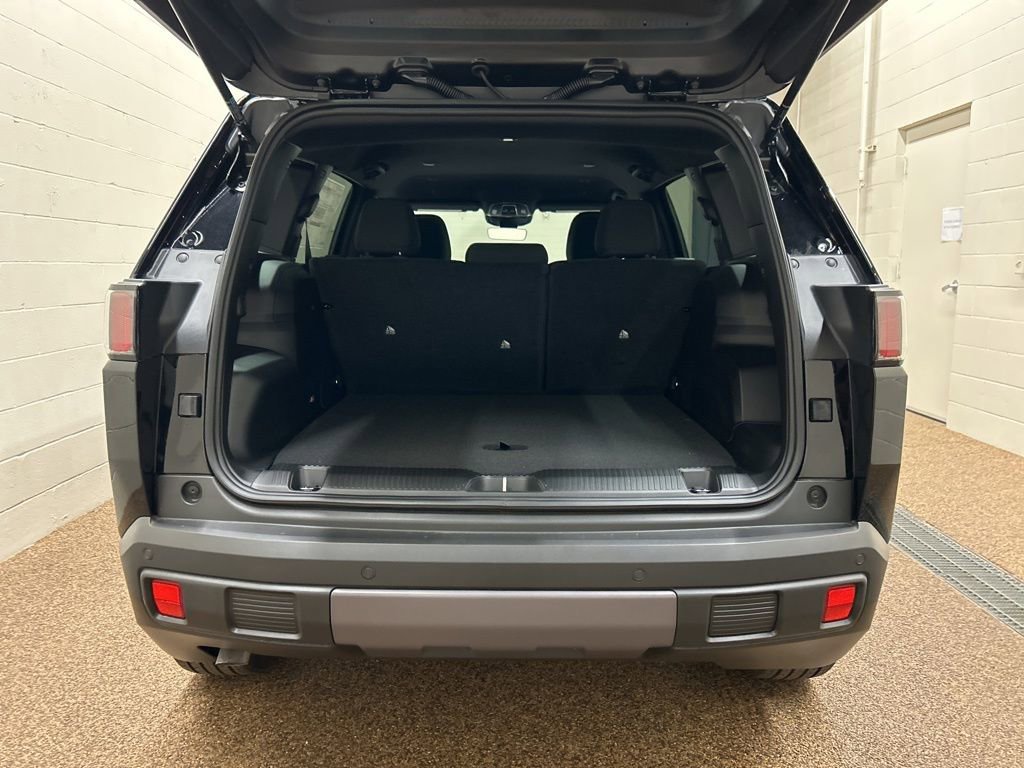 New 2026 Jeep Cherokee Laredo image 11