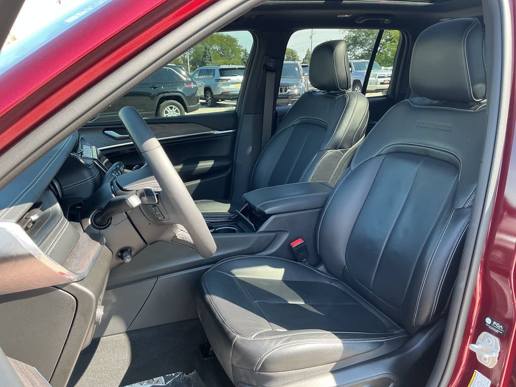 Certified 2023 Jeep Grand Cherokee Overland AWD/4WD image 11