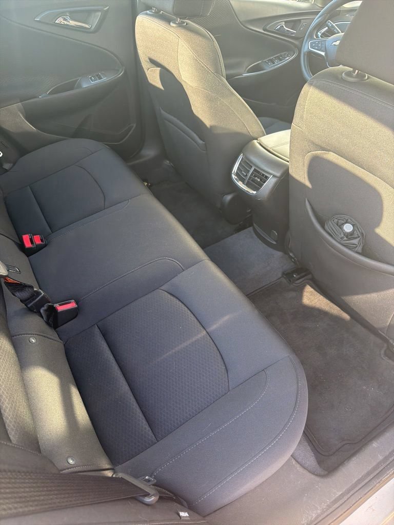 Used 2019 Chevrolet Malibu LT FWD image 16