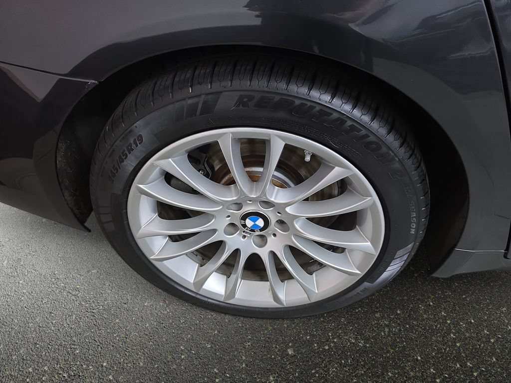 Used 2014 BMW 750Li xDrive AWD/4WD image 33