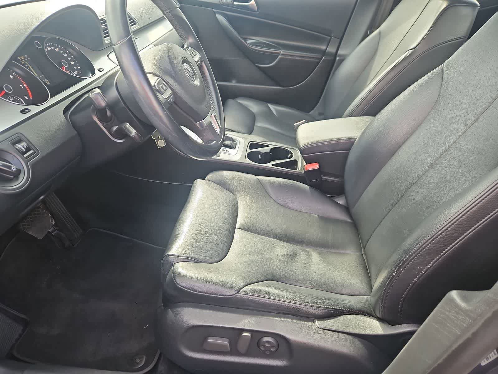 Used 2010 Volkswagen Passat Komfort FWD image 16