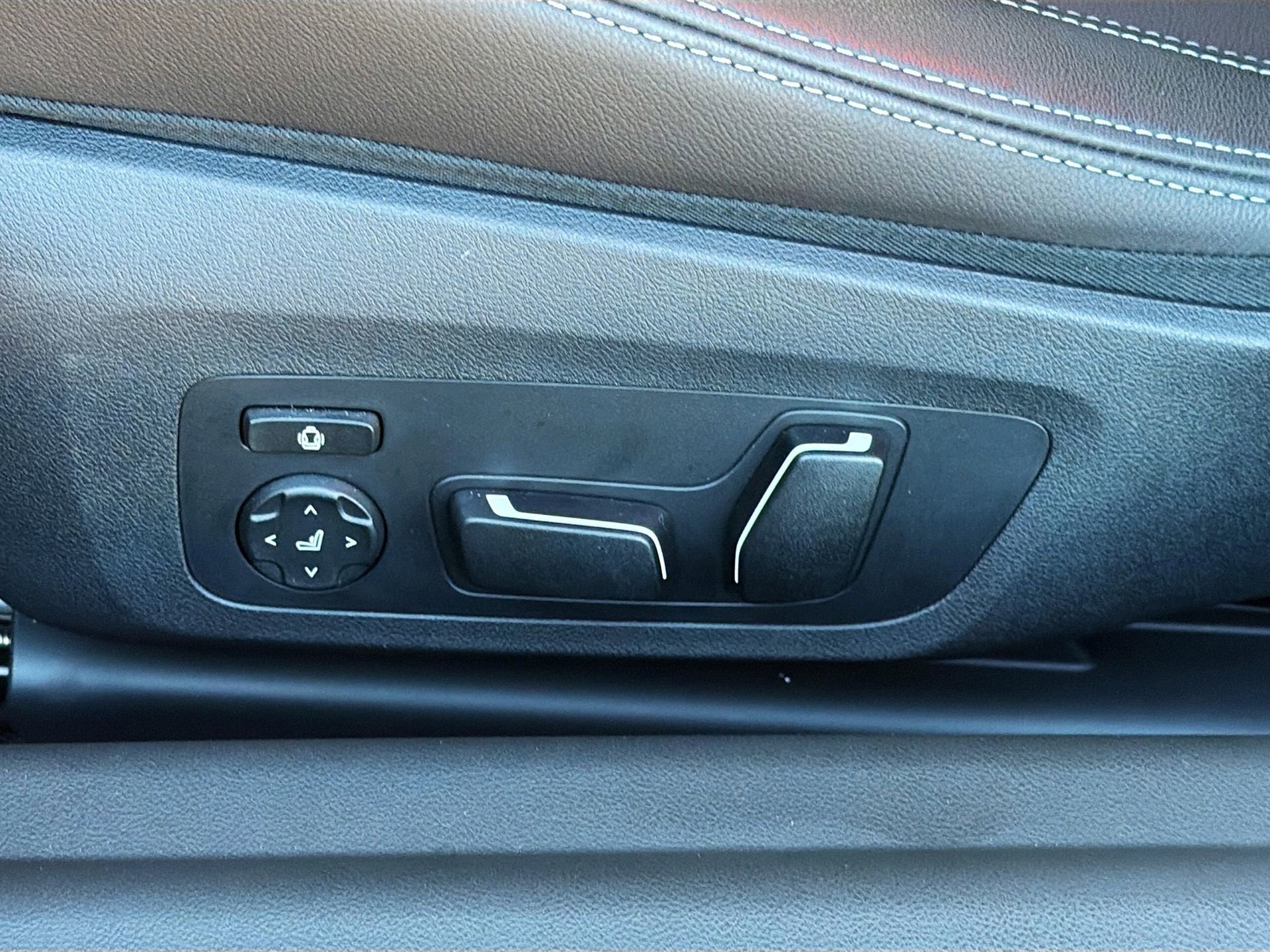 Certified 2025 BMW M2 Base w/ Lighting Package image 24