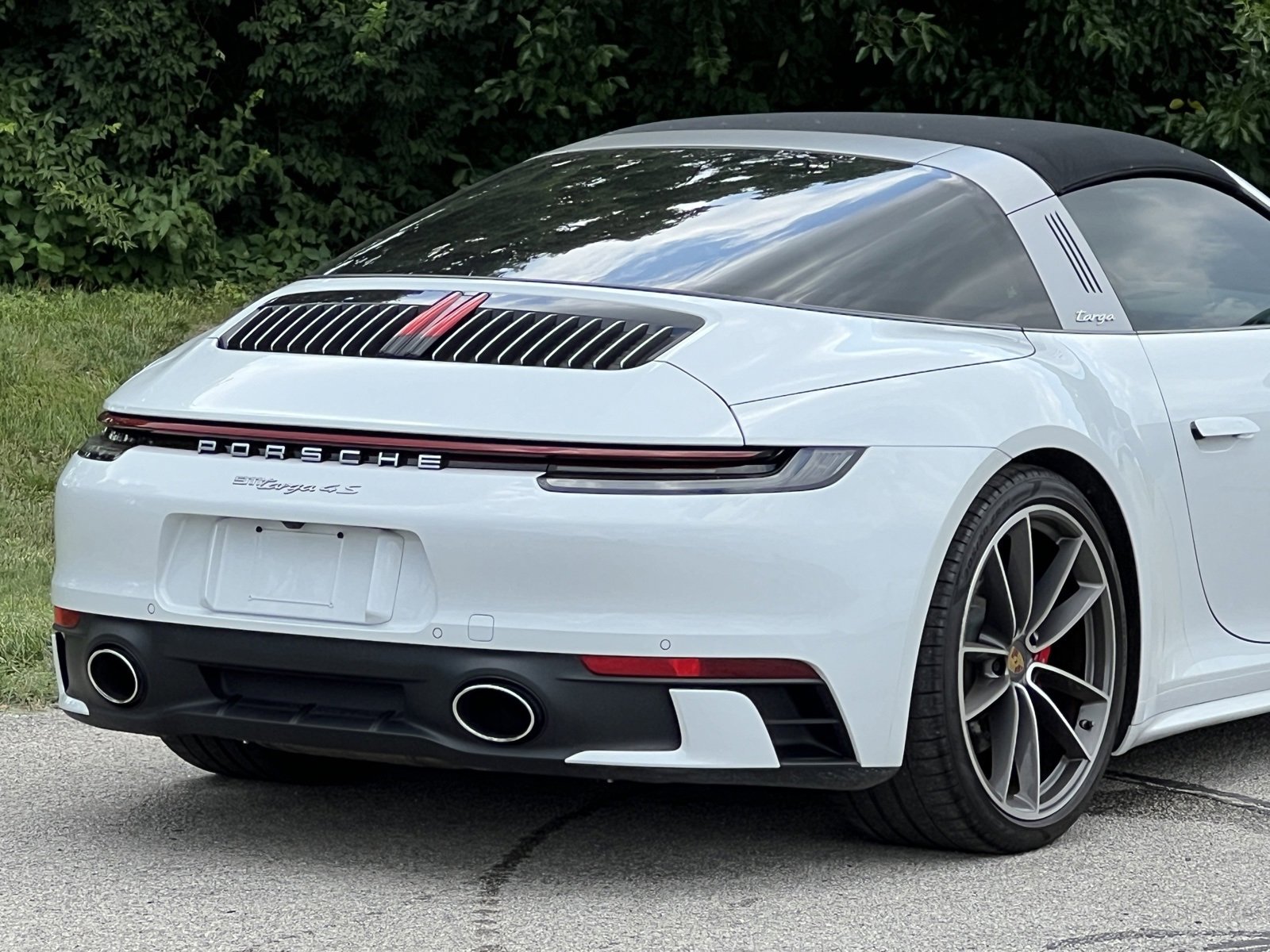 Certified 2021 Porsche 911 Targa 4S w/ Premium Package image 9