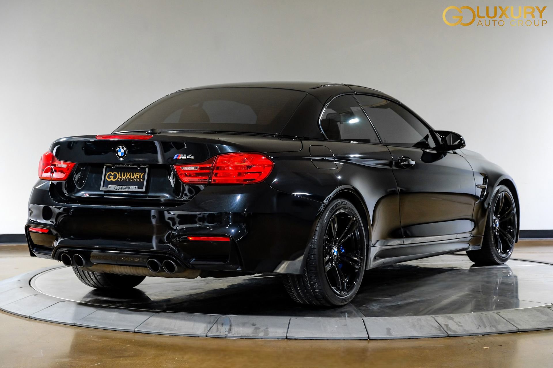 Used 2017 BMW M4 Base image 9