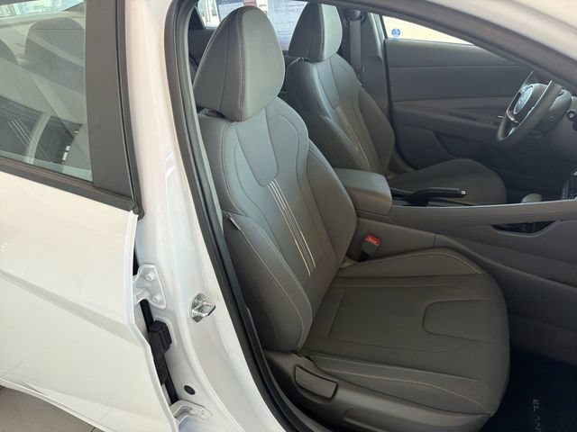 Used 2024 Hyundai Elantra SEL FWD image 18