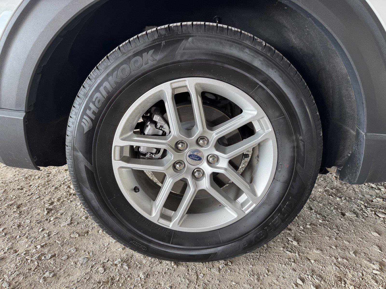 Used 2025 Ford Explorer Active RWD image 49