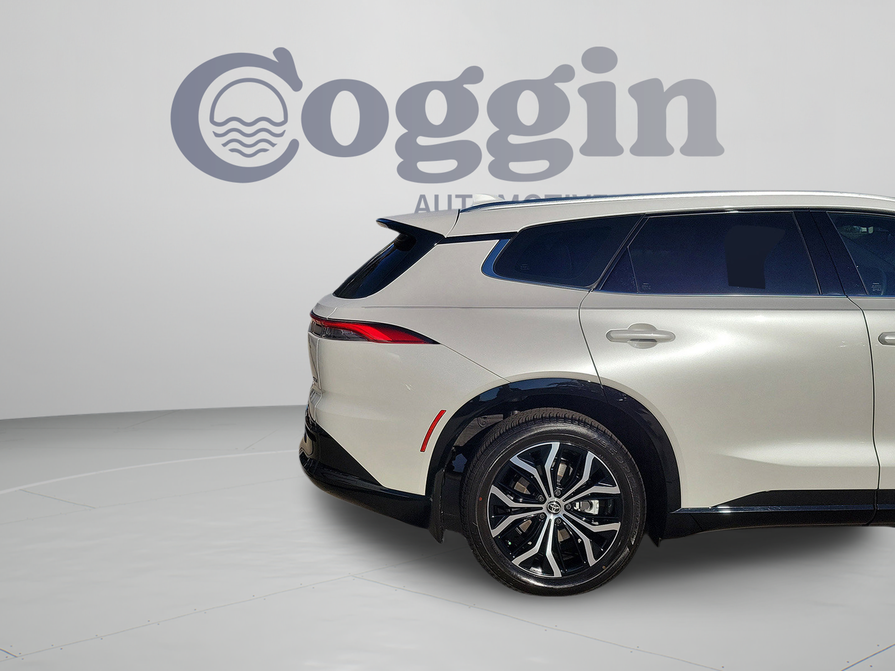 Certified 2025 Toyota Crown Signia AWD/4WD image 34