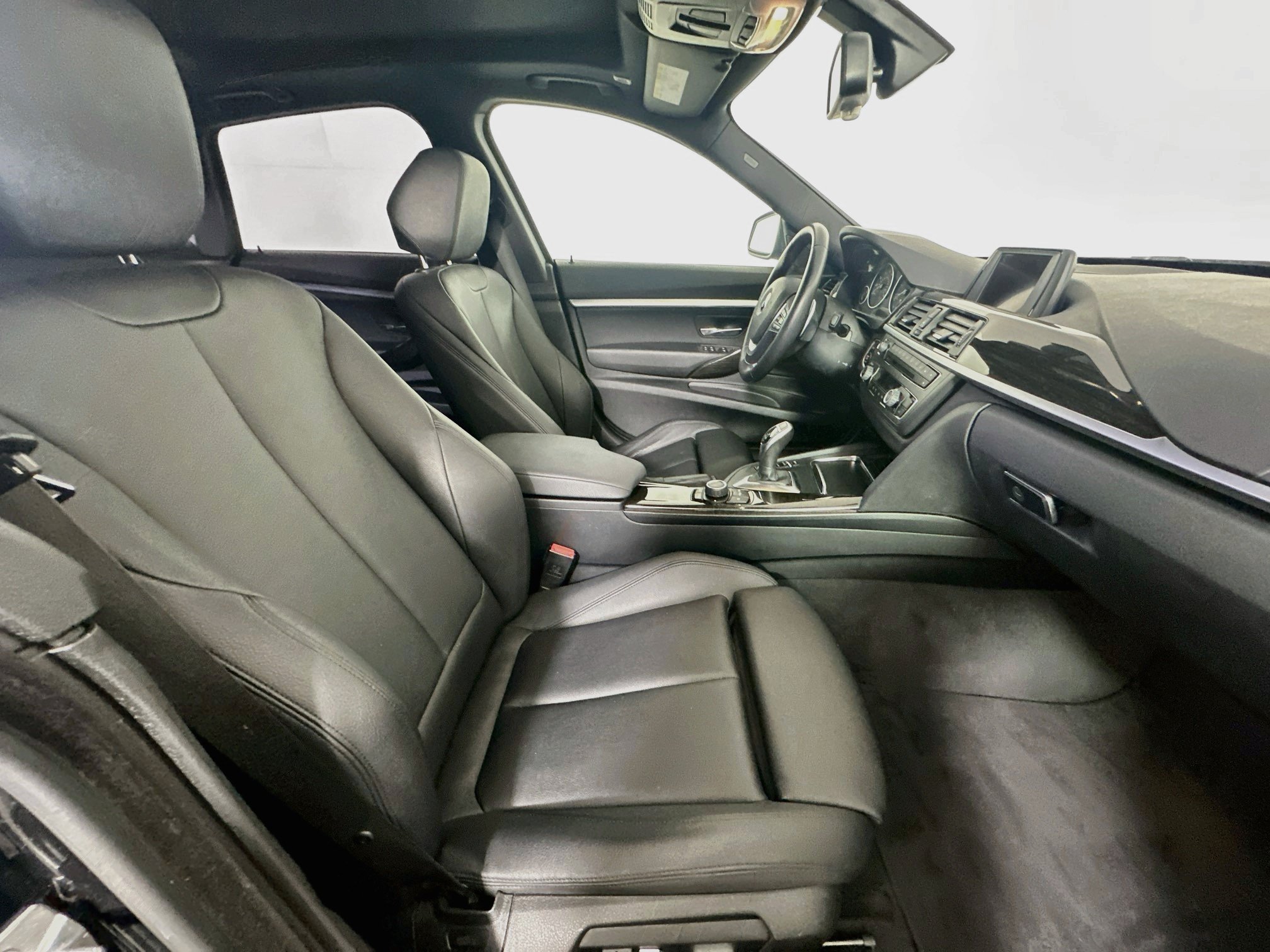 Used 2016 BMW 328i Gran Turismo xDrive AWD/4WD image 31