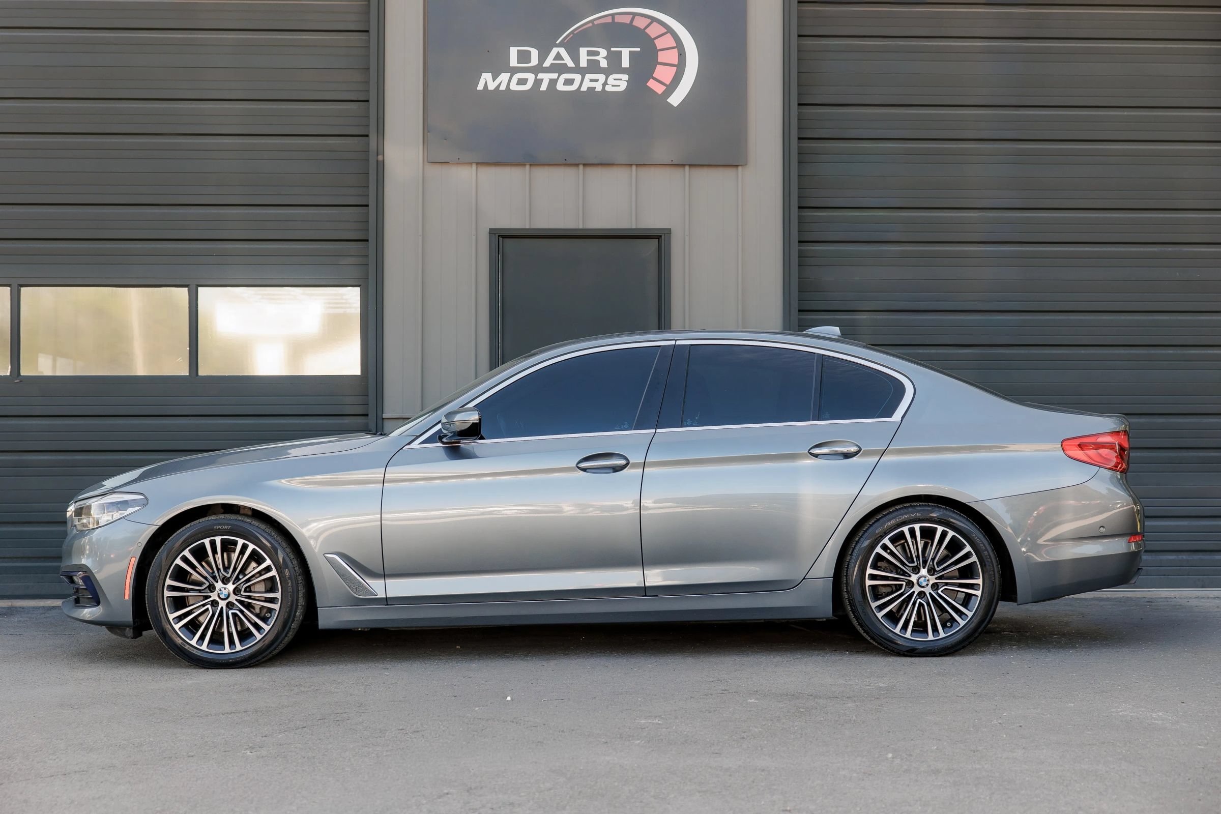 Used 2017 BMW 540i xDrive AWD/4WD image 4