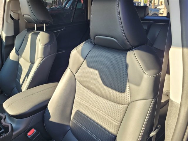 Used 2025 Toyota RAV4 Limited image 13
