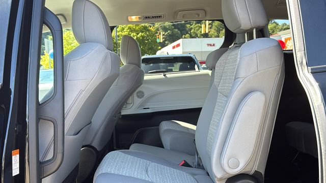 Certified 2025 Toyota Sienna LE FWD image 20