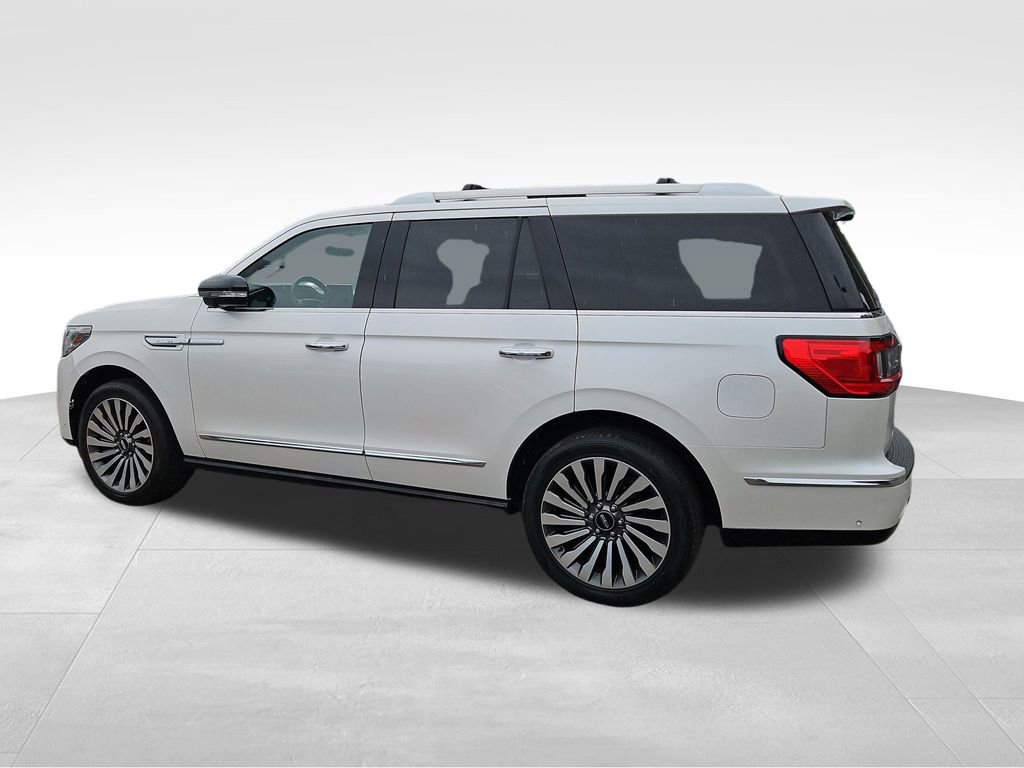 Used 2018 Lincoln Navigator Reserve w/ Technology Package AWD/4WD image 4