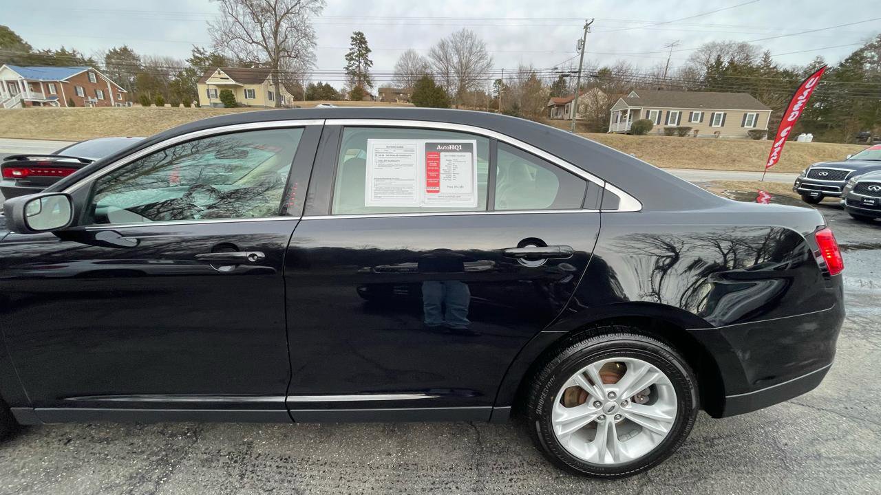 Used 2017 Ford Taurus SE image 4