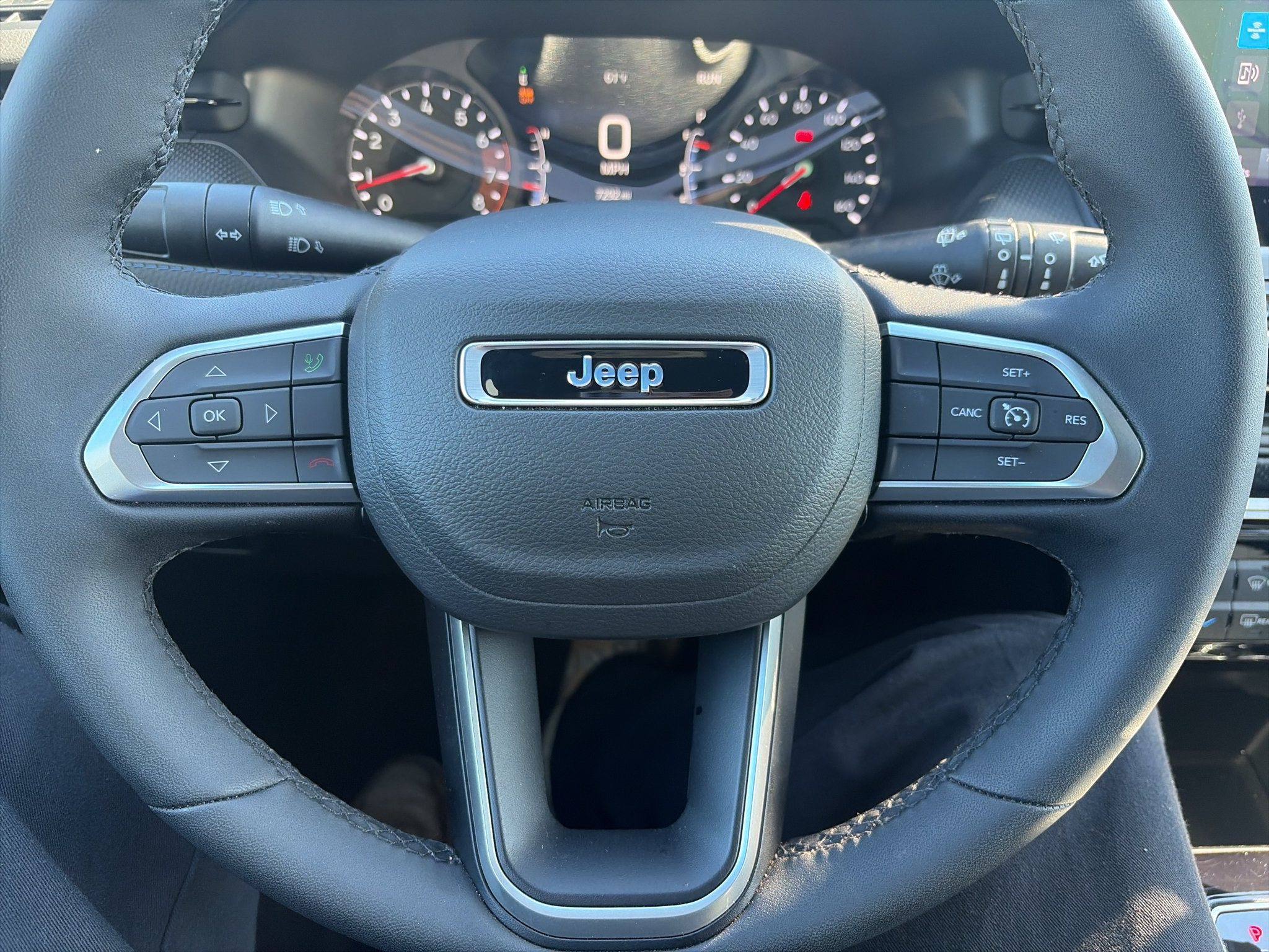 Used 2026 Jeep Compass Latitude AWD/4WD image 7