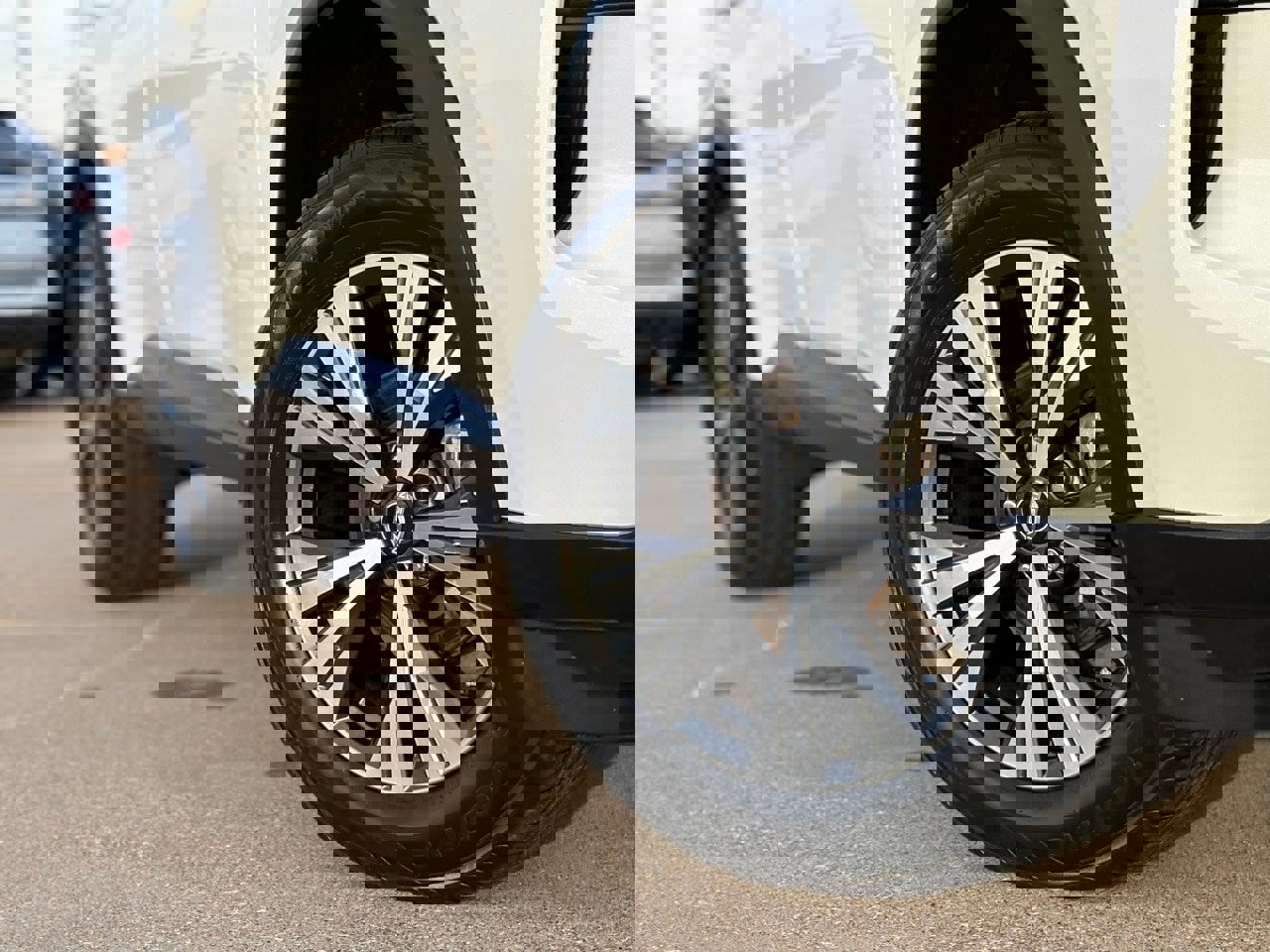 Certified 2023 Nissan Rogue SV image 13