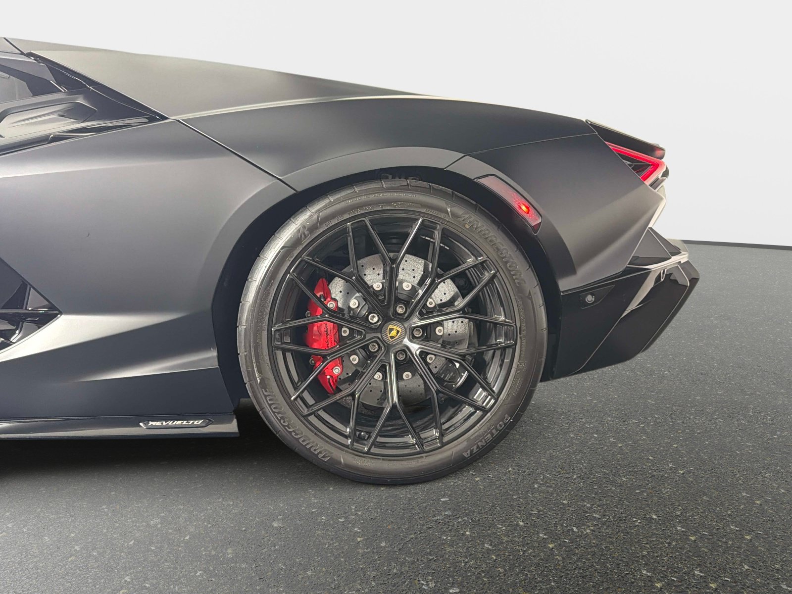 Used 2024 Lamborghini Revuelto AWD/4WD image 15