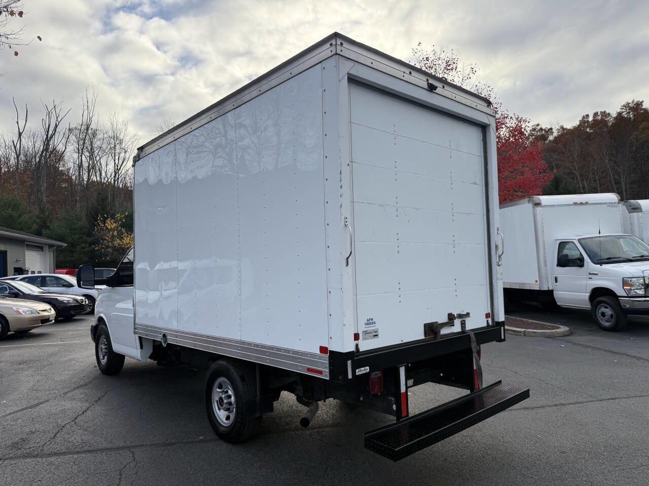 Used 2018 GMC Savana 3500 w/ Power Convenience Package image 4
