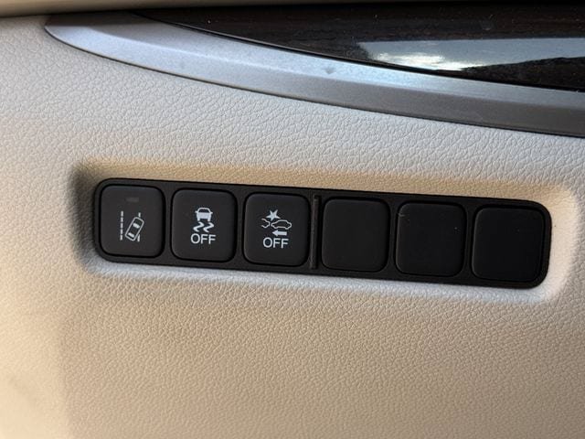 Used 2017 Acura RLX w/ Technology Package FWD image 20