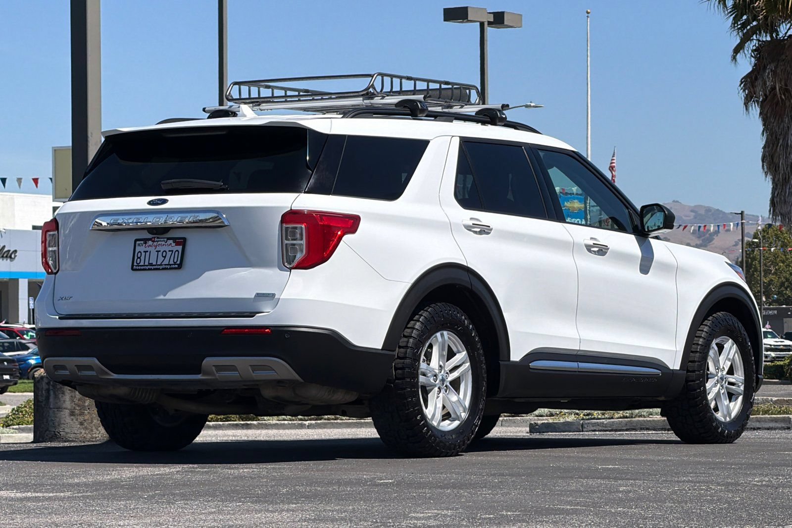 Used 2020 Ford Explorer XLT w/ Equipment Group 202A RWD image 4